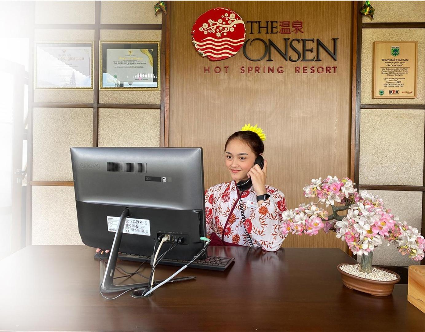 The Onsen Hot Spring Resort Batu (East Java) Exterior foto
